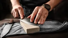 Videl som, ako v Indii brúsia nože, a teraz to robím aj doma. Aj staré nože budú za minútu ostré ako britva.