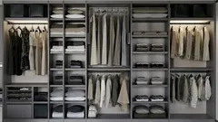 Ako maximalizovať využiteľný priestor v šatníku bez nákladných rekonštrukcií